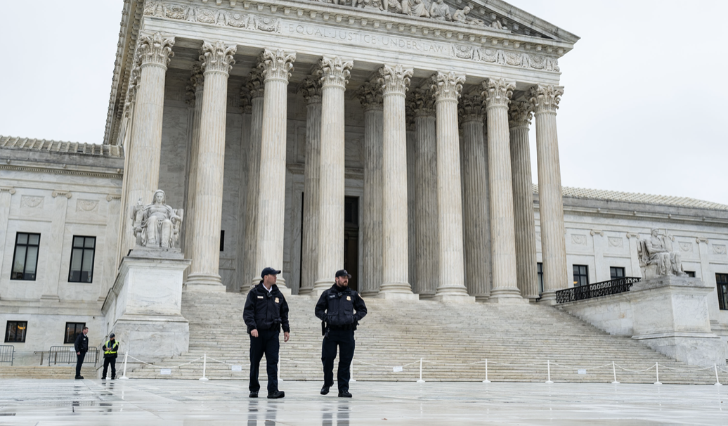 Police guard supreme court building
