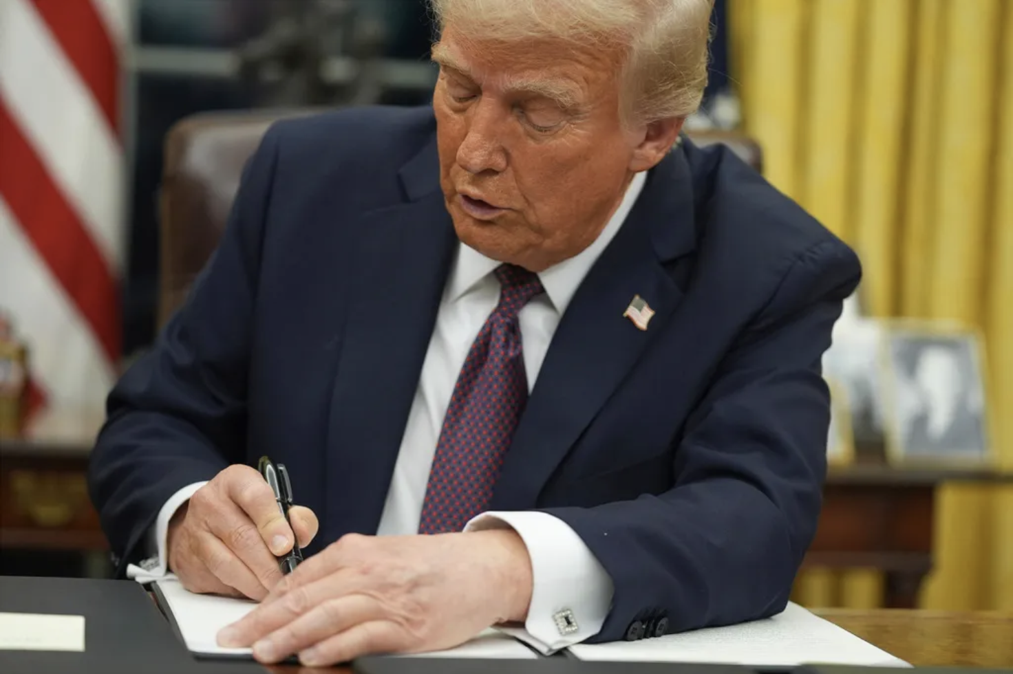 Trump signs executive order