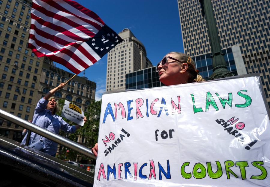 Anti sharia protest islam 900