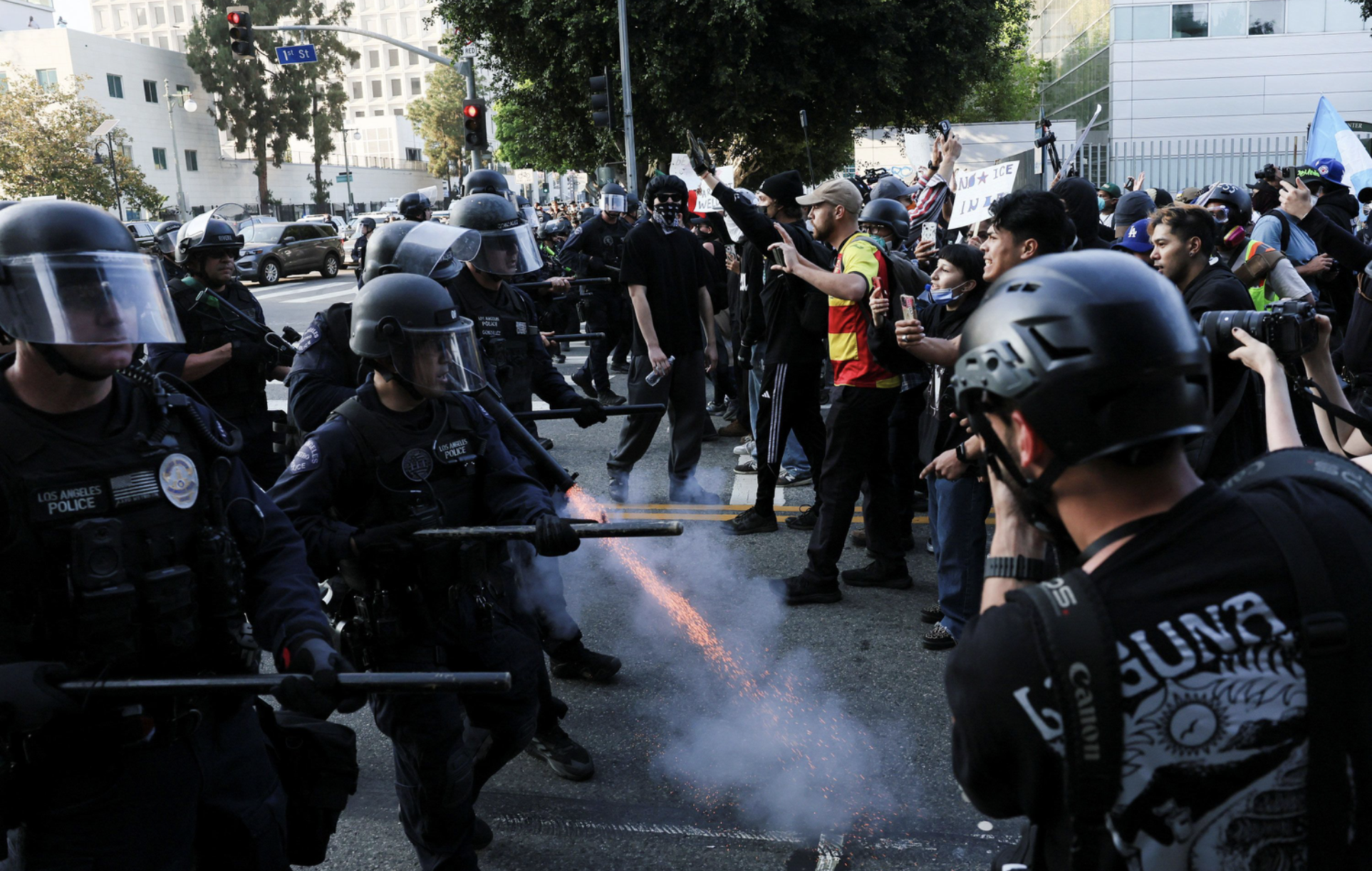 Protesters against police in la