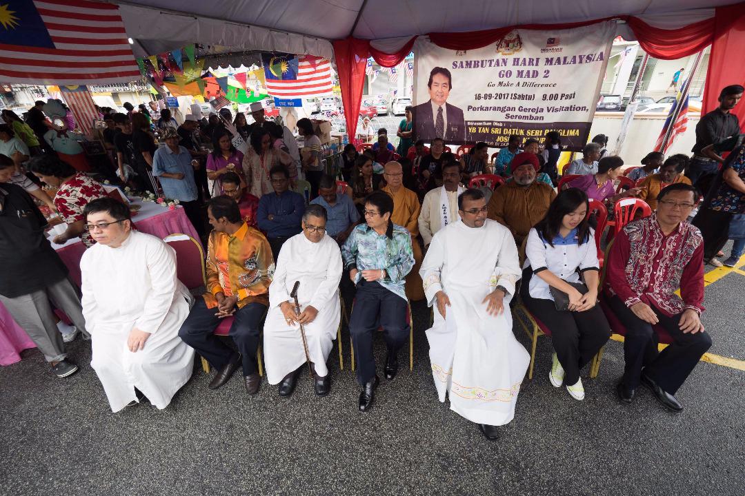 His Eminence at the GO MAD 2 Carnival