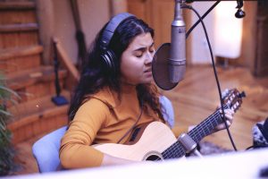 La Nueva Cara del Folklore Mexicano, Silvana Estrada, Lanza un Cover de Manu Chao y una Nueva Versión de “Tristeza” para Spotify Singles