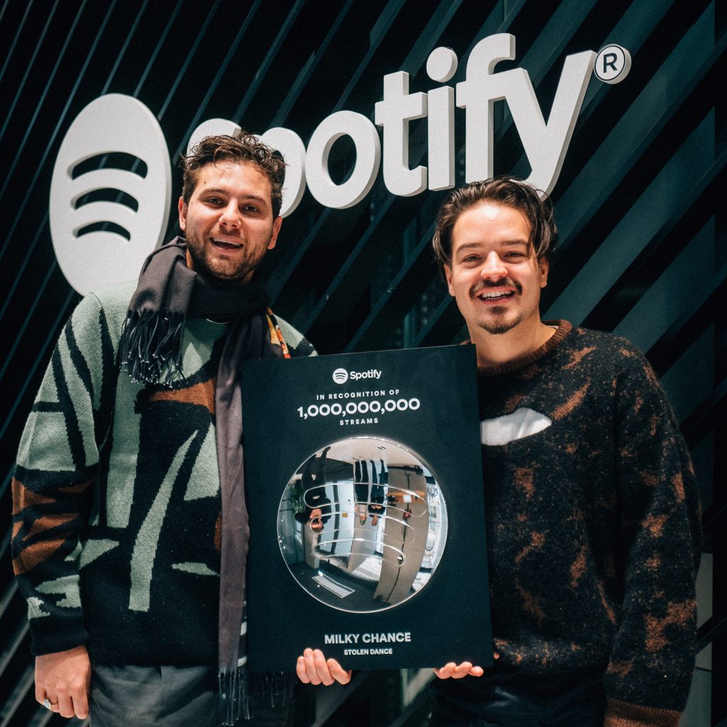 Die deutschen Künstler Milky Chance, Robin Schulz und Felix Jaehn treten dem Billions Club auf Spotify bei – Spotify