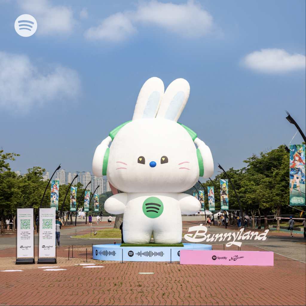 NewJeans Celebrates Its New EP With Bunnyland Pop-Ups, Interactive