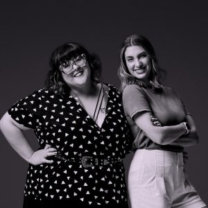 Mabé Bonafé and Carol Moreira posting in front of the camera