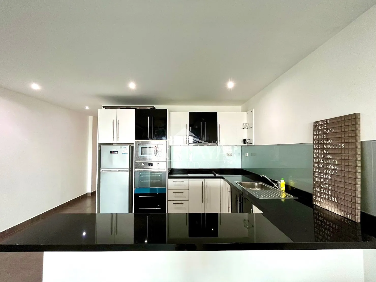 One Bedroom Condo Apartment For Sale in Pratumnak — photo 8