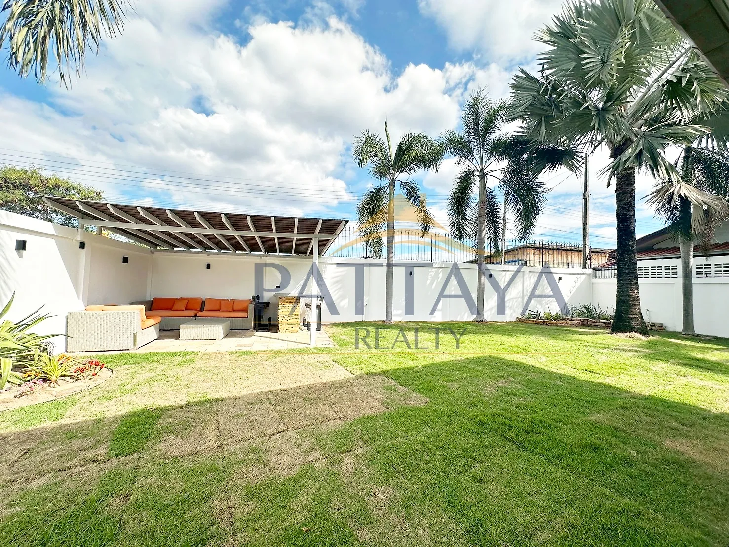 Four Bedroom House For Sale and Rent in East Jomtien - Huay Yai — photo 2
