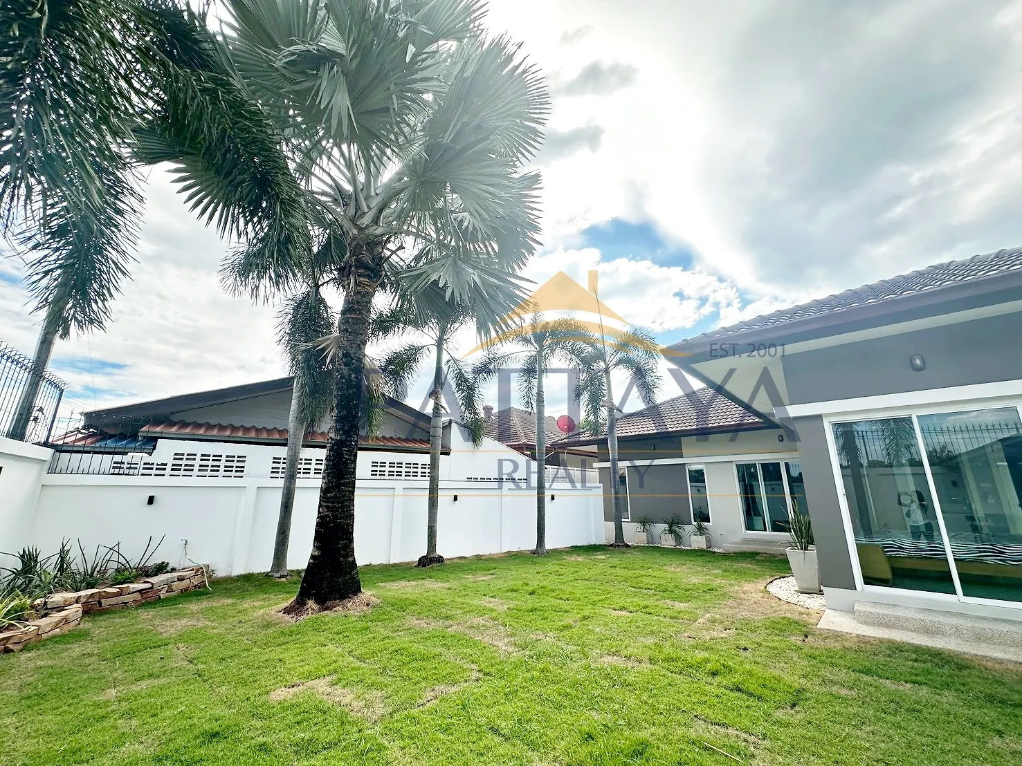 Four Bedroom House For Sale and Rent in East Jomtien - Huay Yai — photo 3