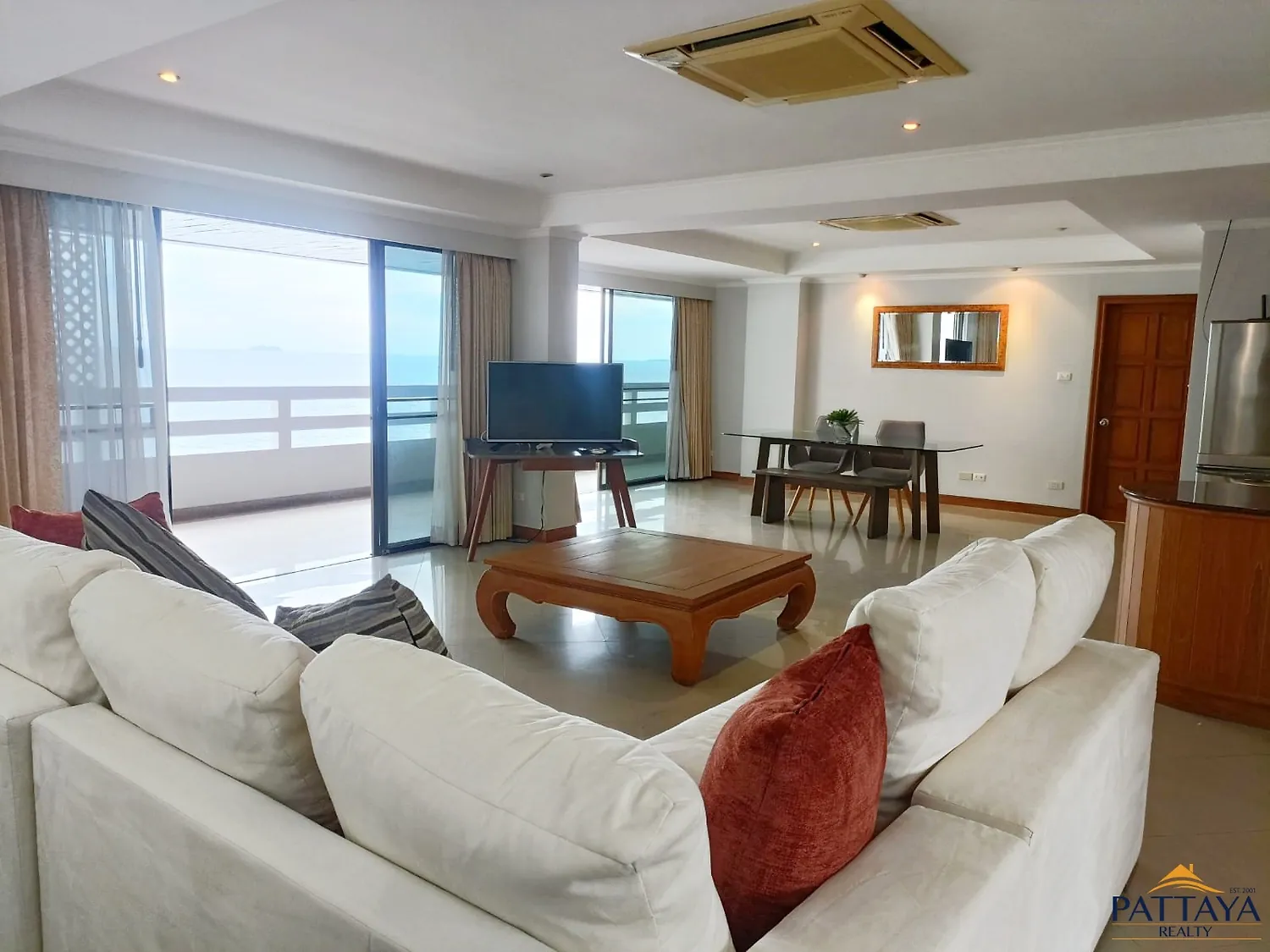 Two Bedroom Condo Apartment For Sale in Jomtien — photo 2