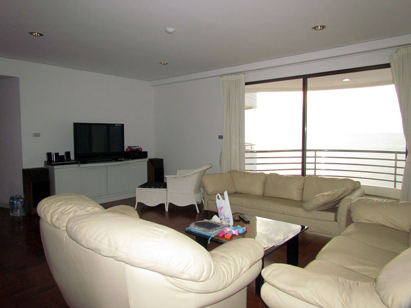 Three bedroom  condo for Rent in Pratumnak