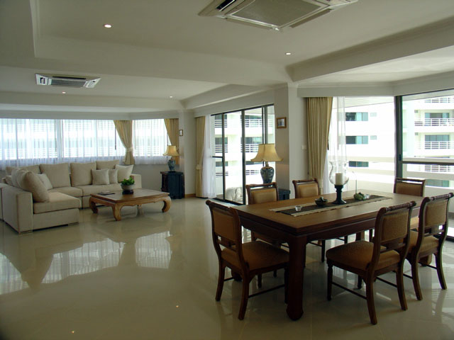 Two bedroom  condo for Rent in Jomtien