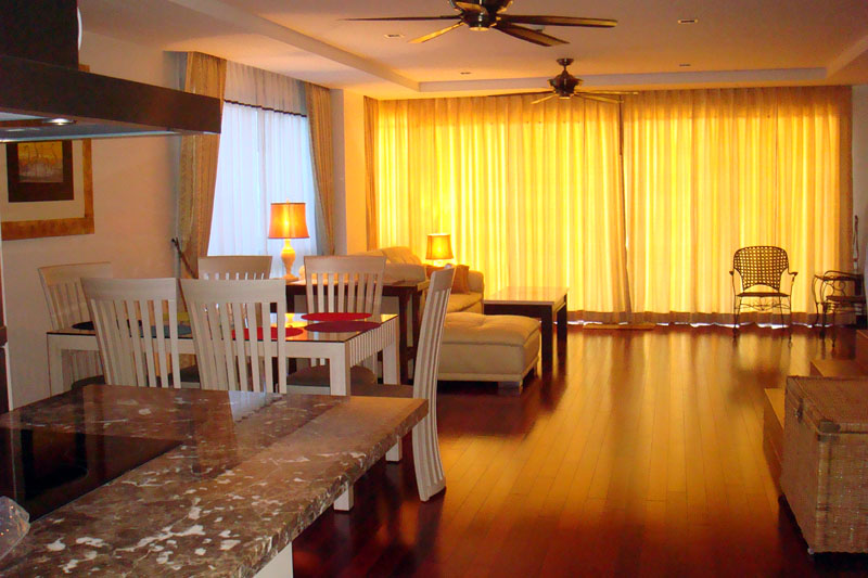 Three bedroom  condo for Sale in Na Jomtien