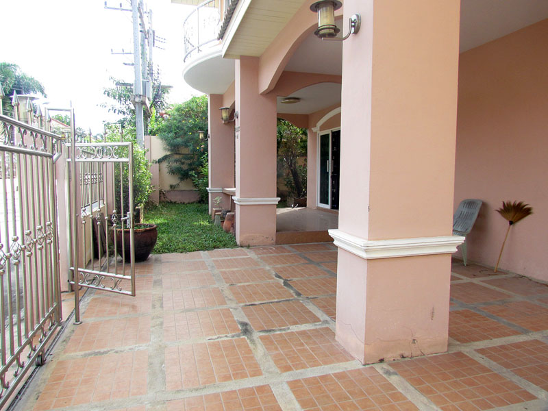 Three bedroom  house for Rent in East Pattaya