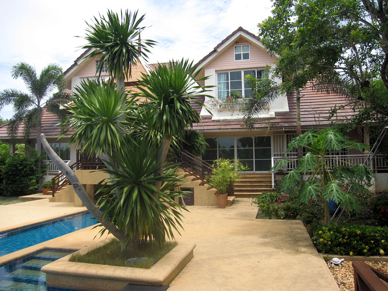 Five bedroom  house for Sale in East Pattaya