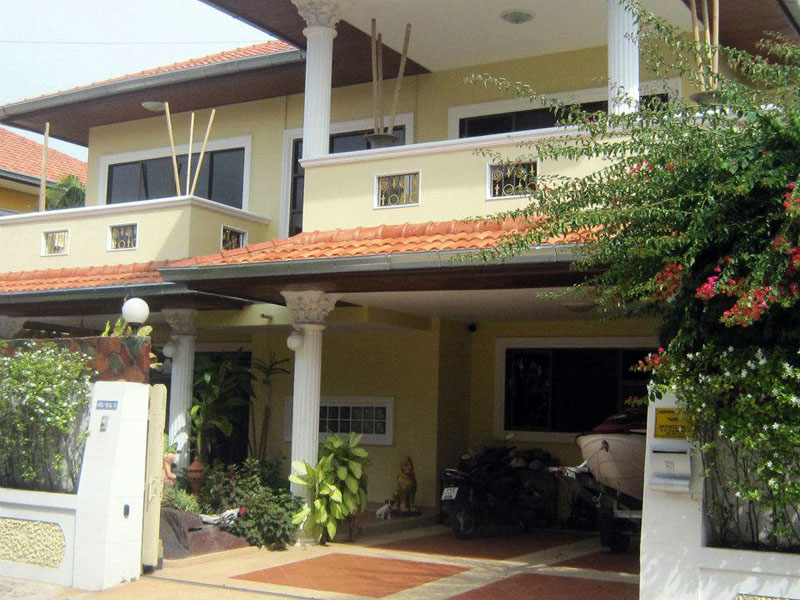 Four bedroom  house for Sale in Jomtien