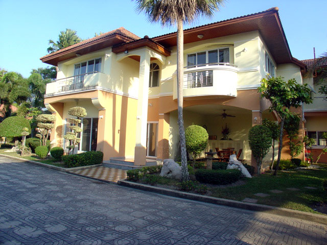 Three bedroom  house for Sale in East Pattaya