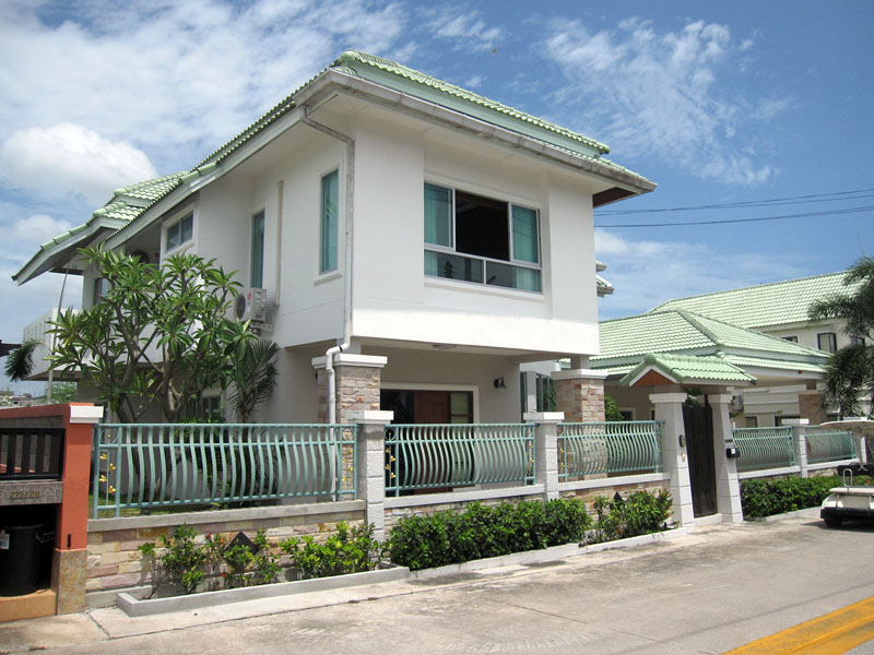 Three bedroom  house for Sale in East Pattaya