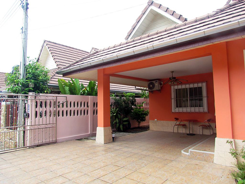 Three bedroom  house for Rent in East Pattaya