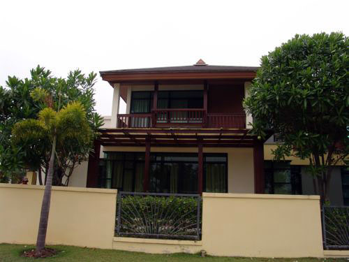 Four bedroom  house for Rent in Mabprachan - Pong