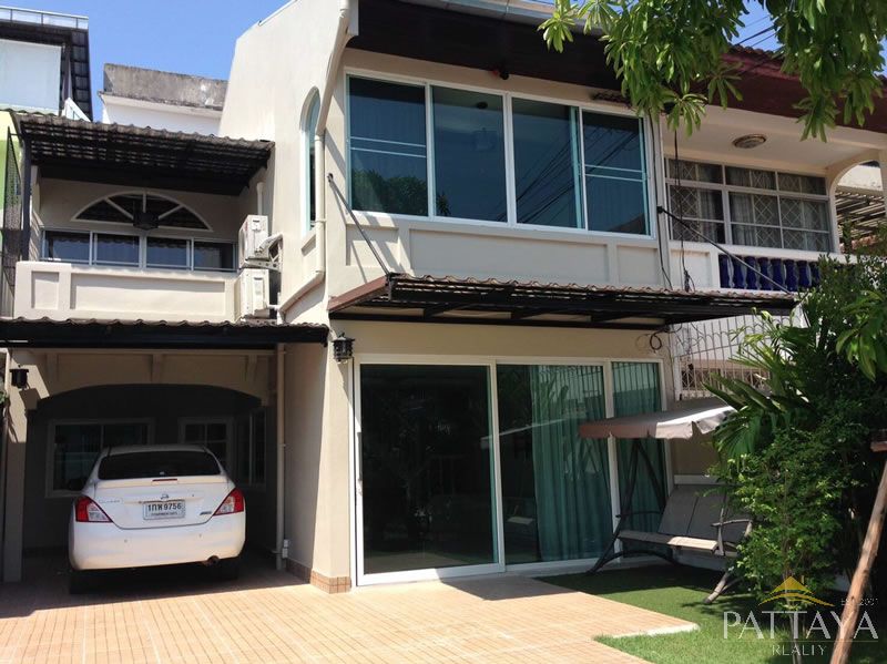 Four bedroom  house for Sale in North Pattaya