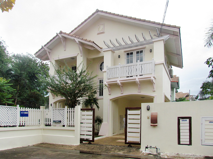 Three bedroom  house for Rent in Jomtien