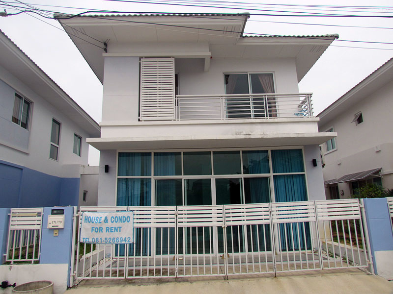 Three bedroom  house for Rent in East Jomtien - Huay Yai