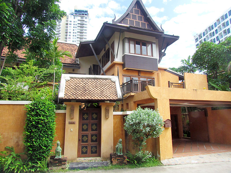 Four bedroom  house for Sale in Jomtien