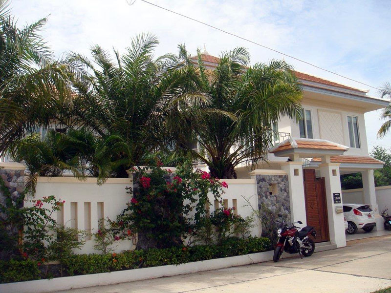 Three bedroom  house for Sale in Na Jomtien