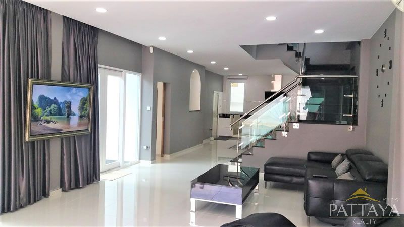 Five bedroom  house for Sale and Rent in East Pattaya