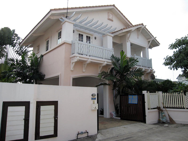 Three bedroom  house for Rent in Jomtien