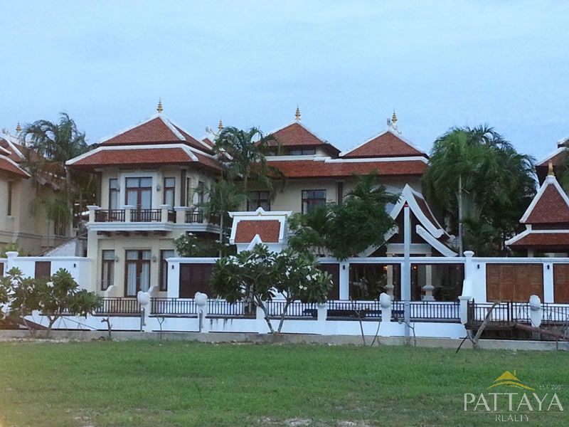 Four bedroom  house for Sale in Na Jomtien