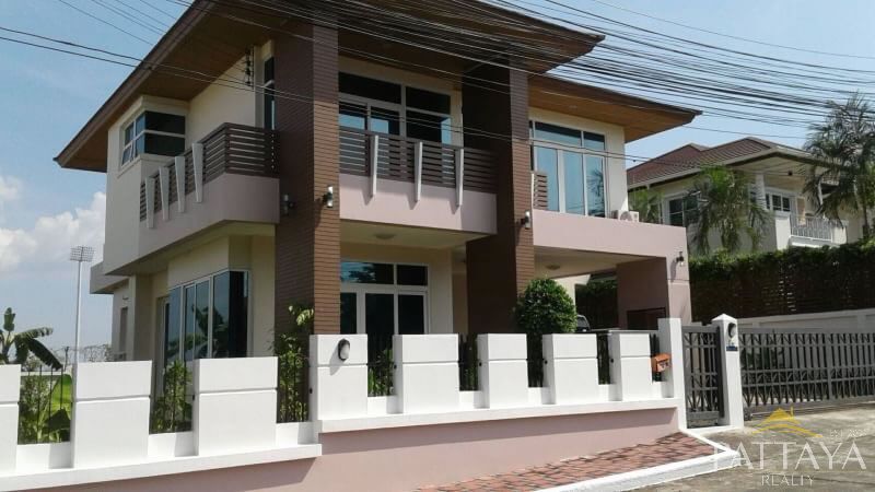 Дом  с четырьмя спальнями для продажи (East Jomtien - Huay Yai)