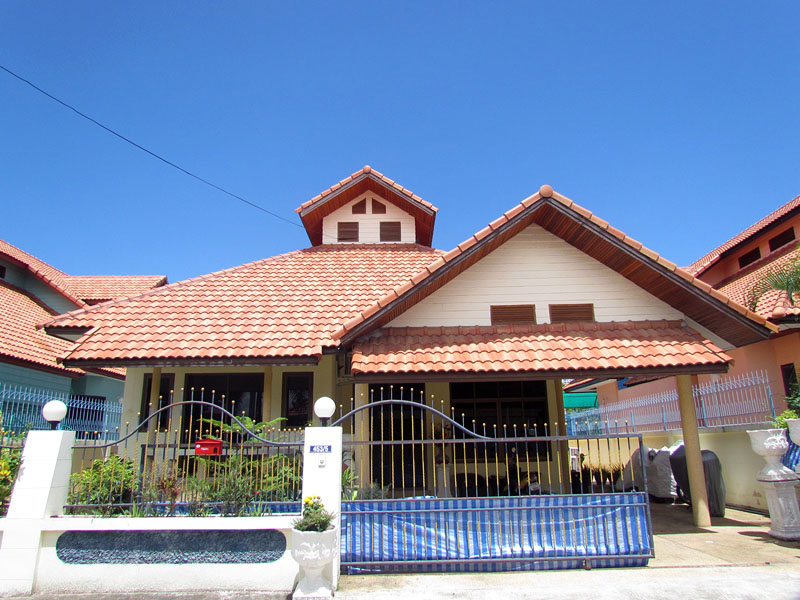 Four bedroom  house for Sale in Jomtien