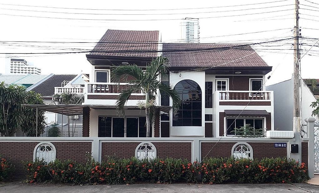 House close to the beach