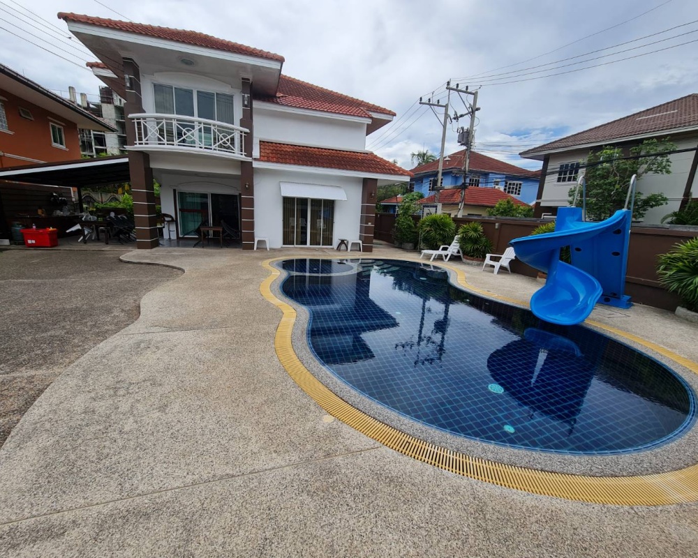 2 Storey House for Rent in Jomtien