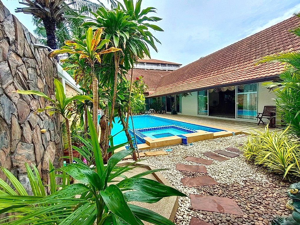 Four bedroom  house for Rent in Jomtien