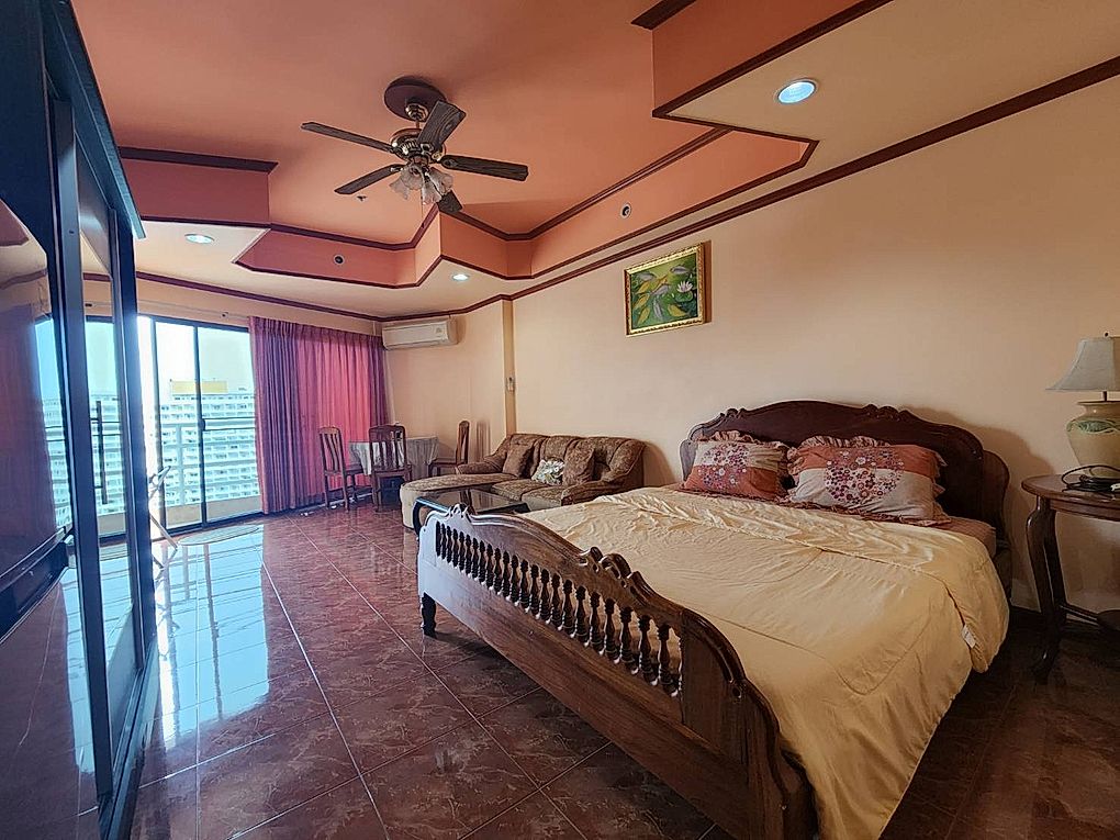  Located just a 5-minute walk to Jomtien Beach