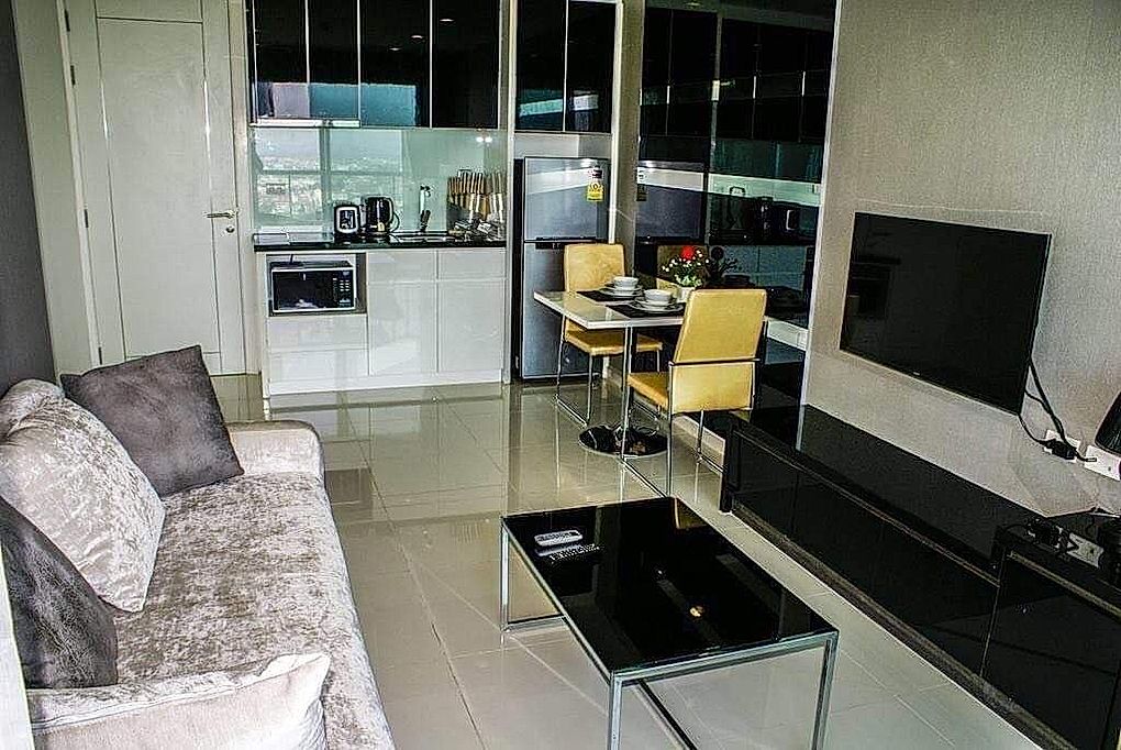 Two bedroom  condo for Sale in Pratumnak