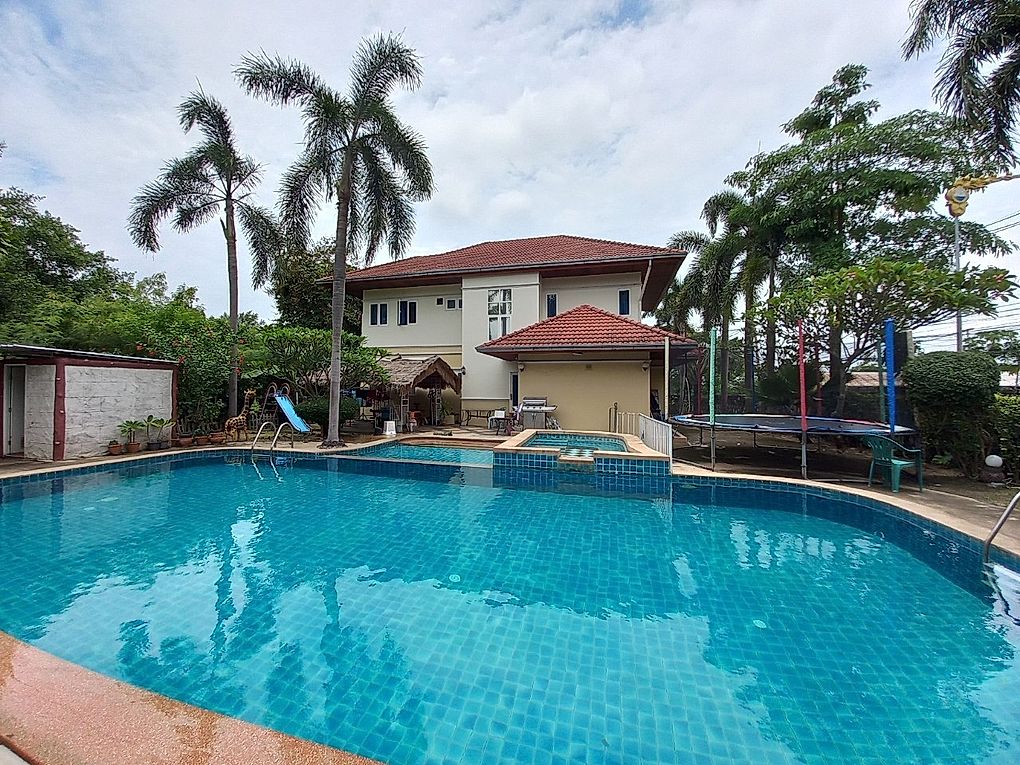 Five bedroom  house for Sale in East Jomtien - Huay Yai