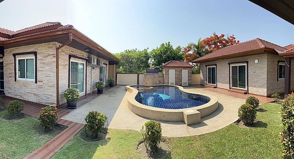 Three bedroom  house for Sale in East Pattaya