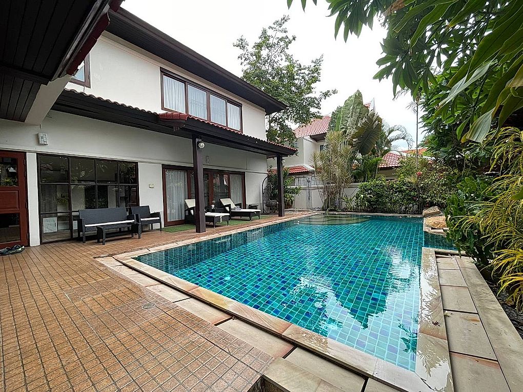 Three bedroom  house for Rent in Jomtien