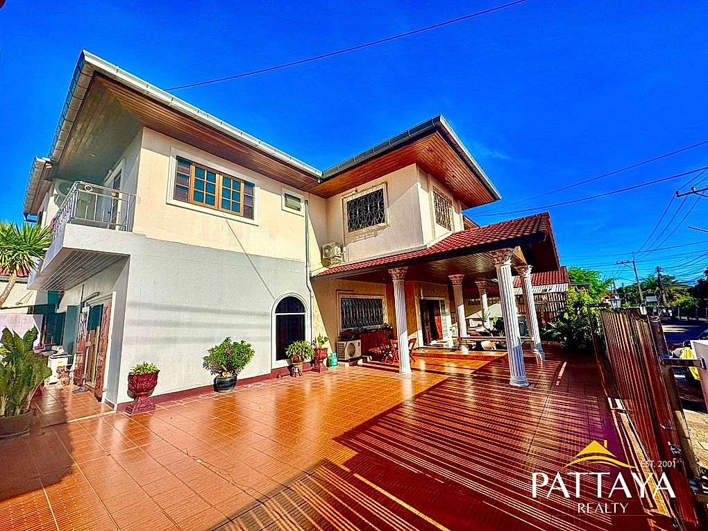 Дом  с четырьмя спальнями для продажи (East Pattaya)