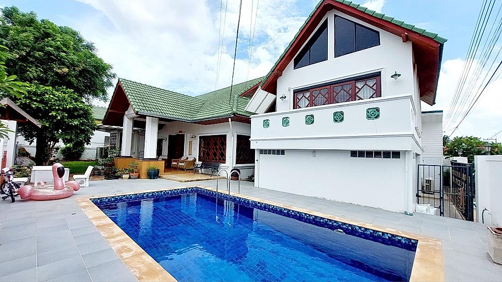 5Bedroom with private pool for sale