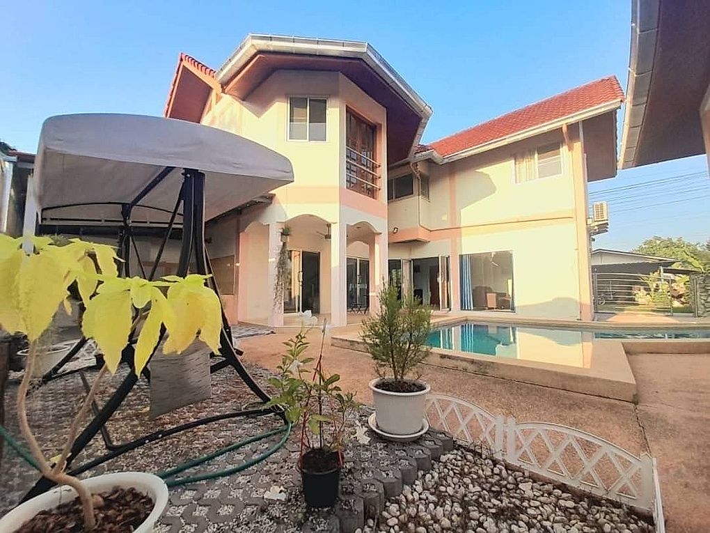 Three bedroom  house for Sale and Rent in East Pattaya