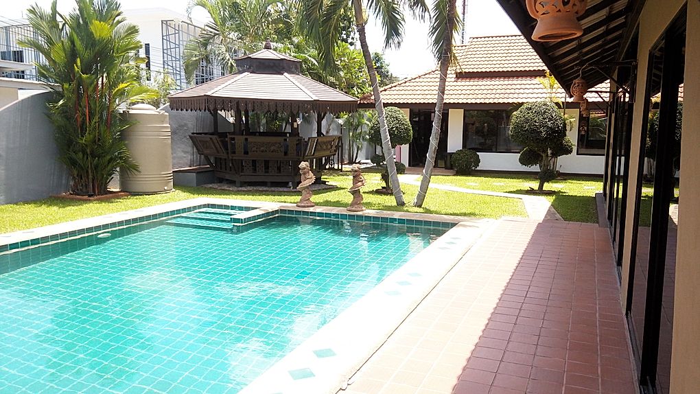 Three bedroom  house for Rent in East Pattaya