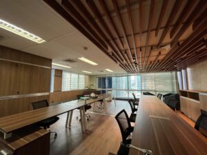 Workspace with a Capacity for Up to 18 Persons - Located on the 16th floor, the office has a spectacular view of the outside