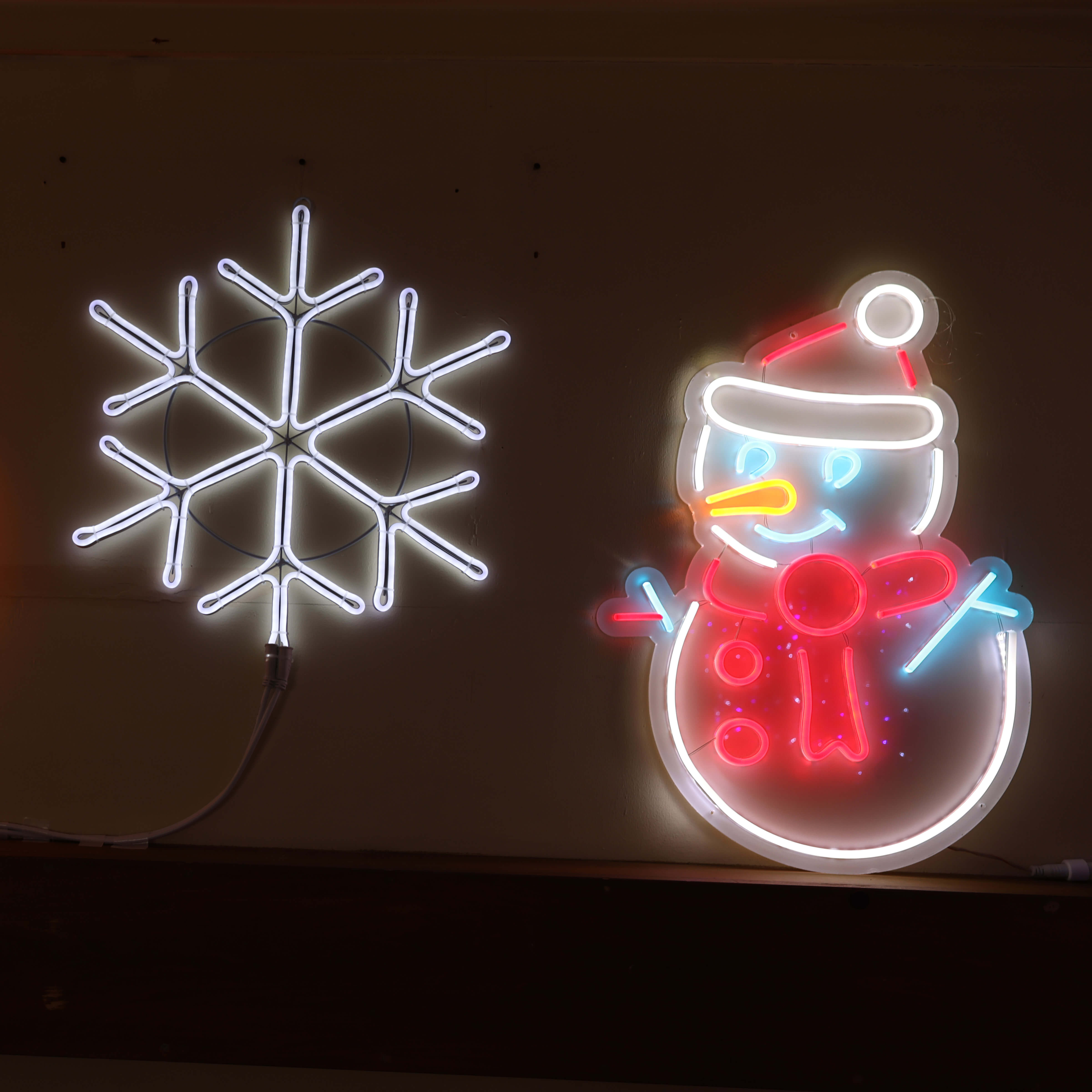 【販売】ネオンライトスノーマン、スノーフレークセットの商品画像