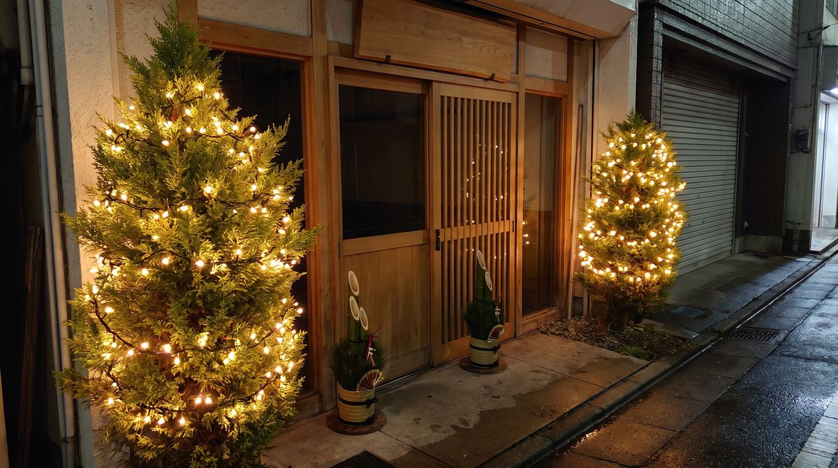 クリスマスのイルミネーションはいつ外す？12月26日・年始・バレンタインの3つの型と、レンタル期間の合わせ方