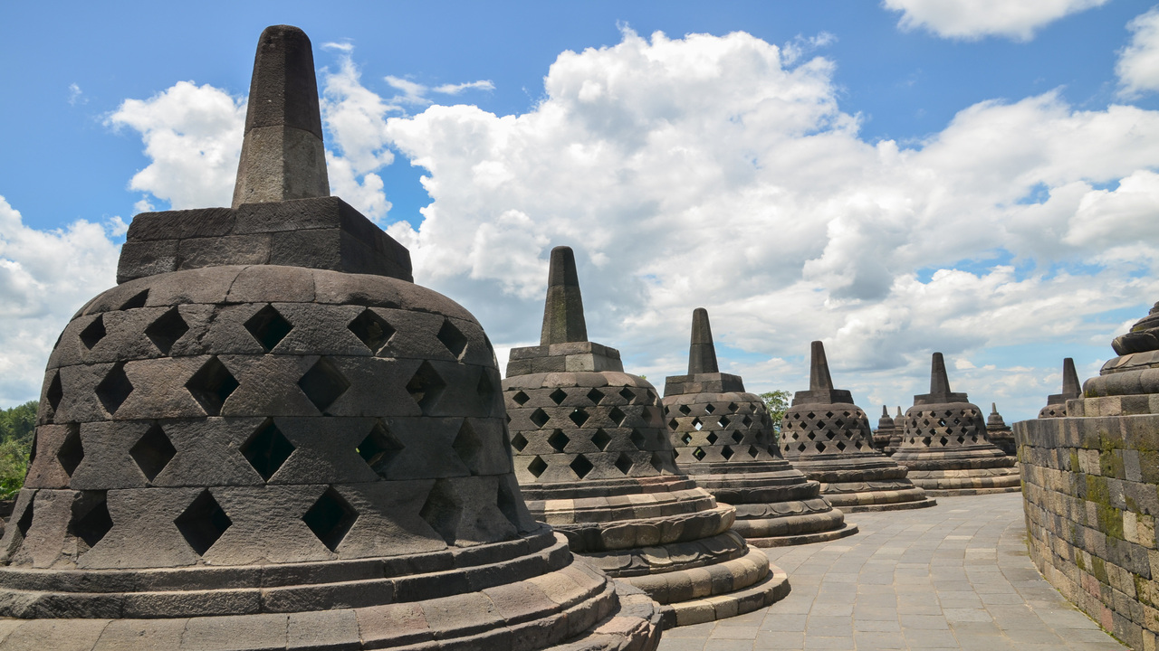 世界最大級の仏教遺跡！ボロブドゥール寺院遺跡群について！ – skyticket 観光ガイド