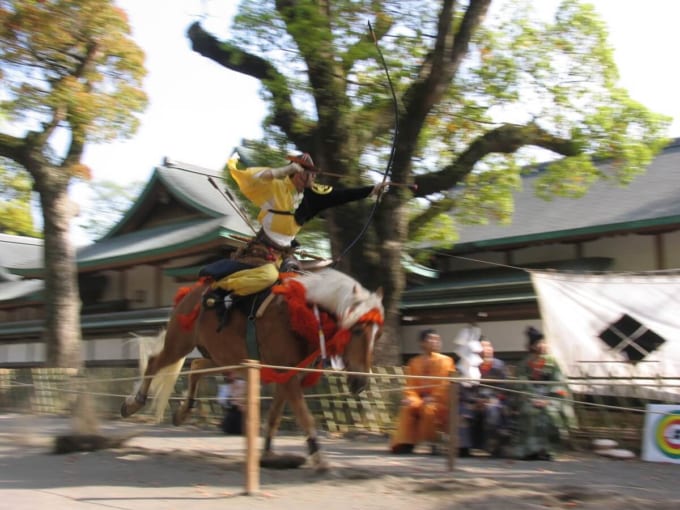 鶴岡八幡宮の流鏑馬
